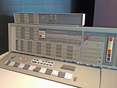 1961 : CTSS (Compatible Time-Sharing System)