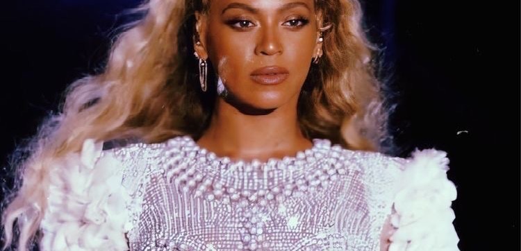 Queen B