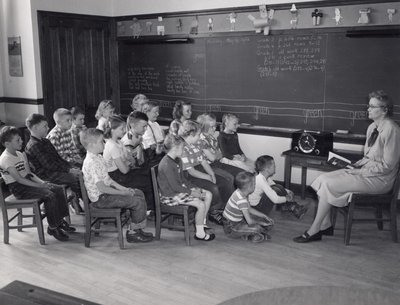 1920s: The Radio started being used in the classroom. The first radio ...