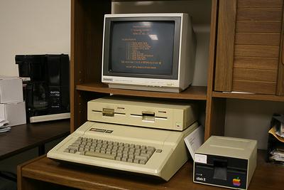 Simple Monomachine Computer Minicomputers