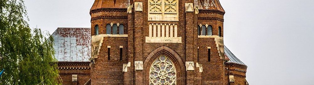 A Guide to Neo-Gothic Architecture: What Is It and How Does It Differ From  Traditional Gothic Architecture? - CDfinc