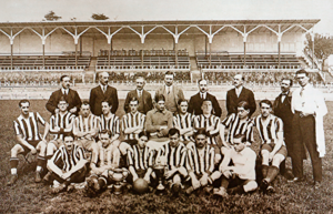 En el año 1913, concluyó la construcción del campo de San Mamés.