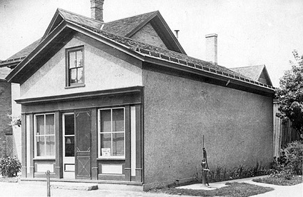 1856 - Margarethe Meyer Schurz opens the first German-language