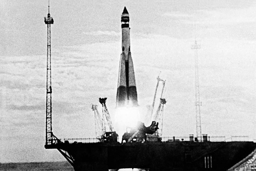 Launch of sputnik : Oct 4, 1957