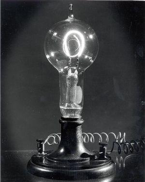 thomas edison created the first commercially practical light bulb