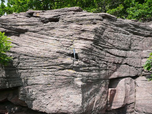 Lepusztult kőzetek törmelékeiből vagy élőlények maradványaiból jönnek ...