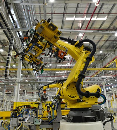 2008 : Los robots de FANUC incluyen inteligencia artificial que permite ...