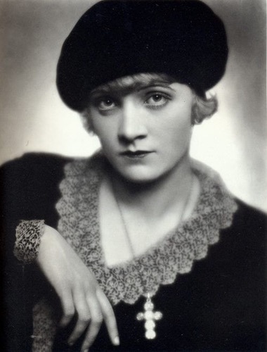 Marlene Dietrich in 1927