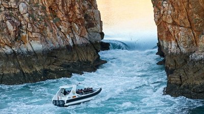 Horizontal Fall Some of the most picturesque sections of the northern Kimberley coast ...