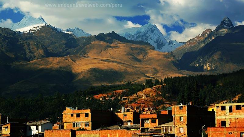 Photo of the city of Huaraz. The border backs on to the toe of the ...