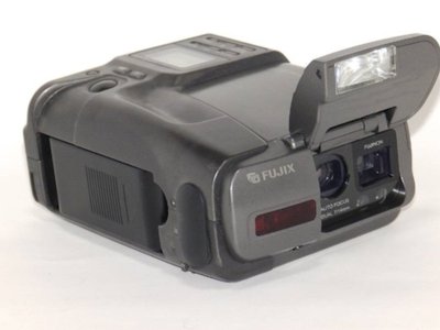 1993- Instead of storing the photos taken on this camera in “volatile ...