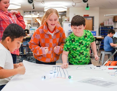 Alvarado, Cassidy. “Incorporating Project-Based Learning in Elementary ...