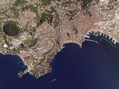 https://upload.wikimedia.org/wikipedia/commons/thumb/5/52/Naples%2C ...