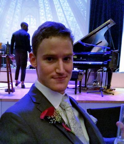 2015 Piano player at a wedding.