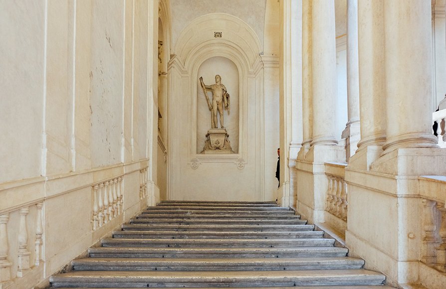 (Bernini Stair)