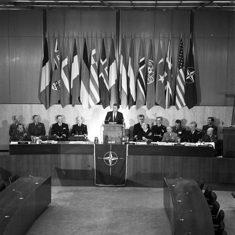 НАТО 1949. 1949 Г. - образование НАТО. Собрание НАТО 1949. Образование НАТО. Военно политический союз 4