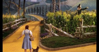 Dorothy meets the Scare Crow