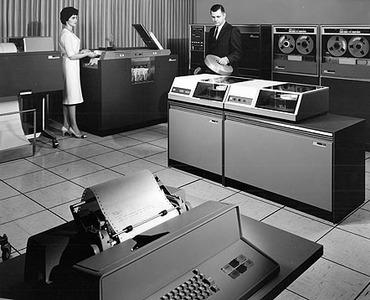 1962 - The first IBM 1311 Disk Storage Drive invented by Carlson Bill ...