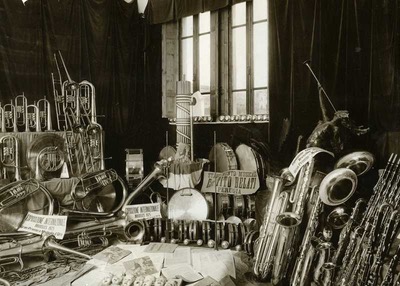 Musical Instruments 1775 Share