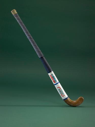 first-professionally-produced-field-hockey-stick-s-shape