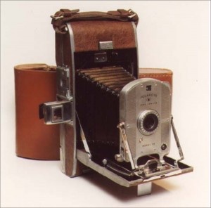 1948 the polaroid founder Edwin H. Land first ever demistrated the ...