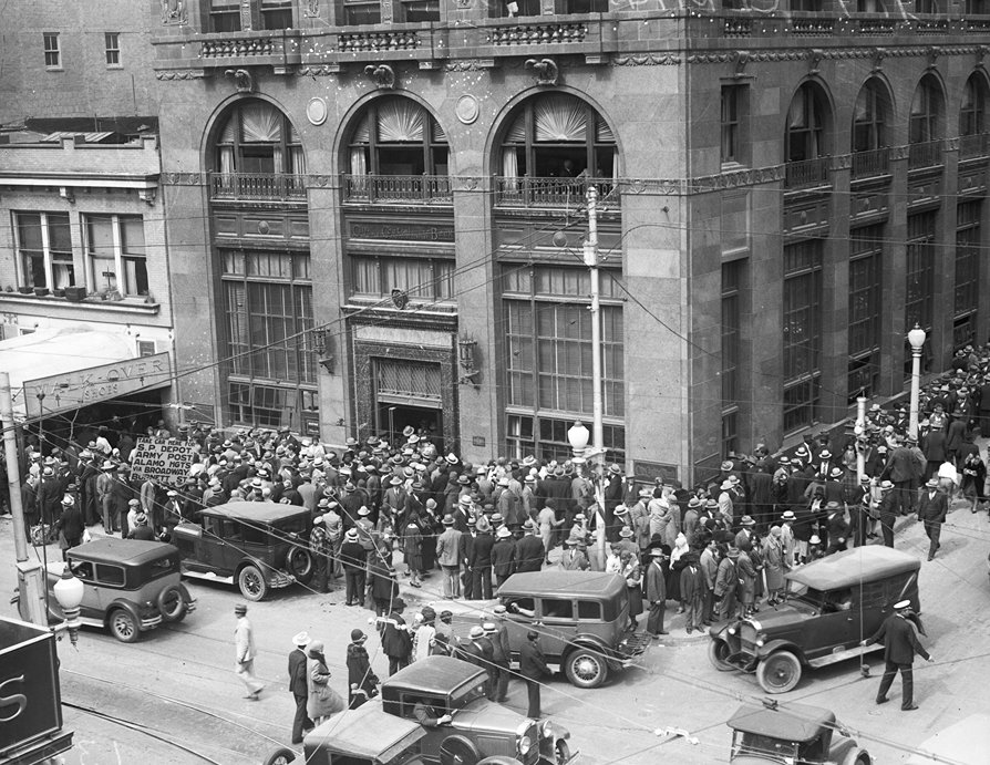 A bank run in San Antonio during the early 1930s