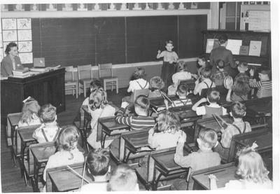 Music class in 1948.