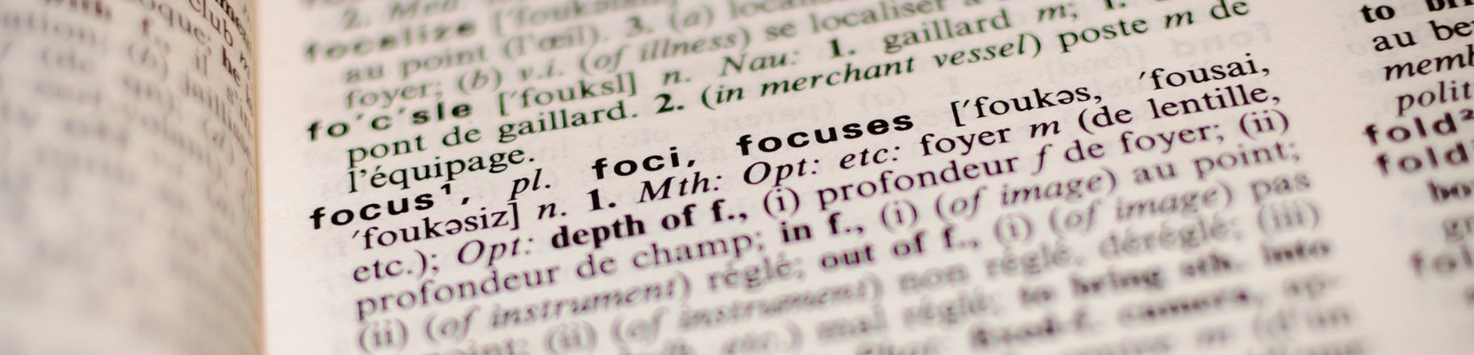 What does analyse mean in an essay image