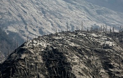 An exposed ridge at Merapi as it appeared the day after the 26 October ...